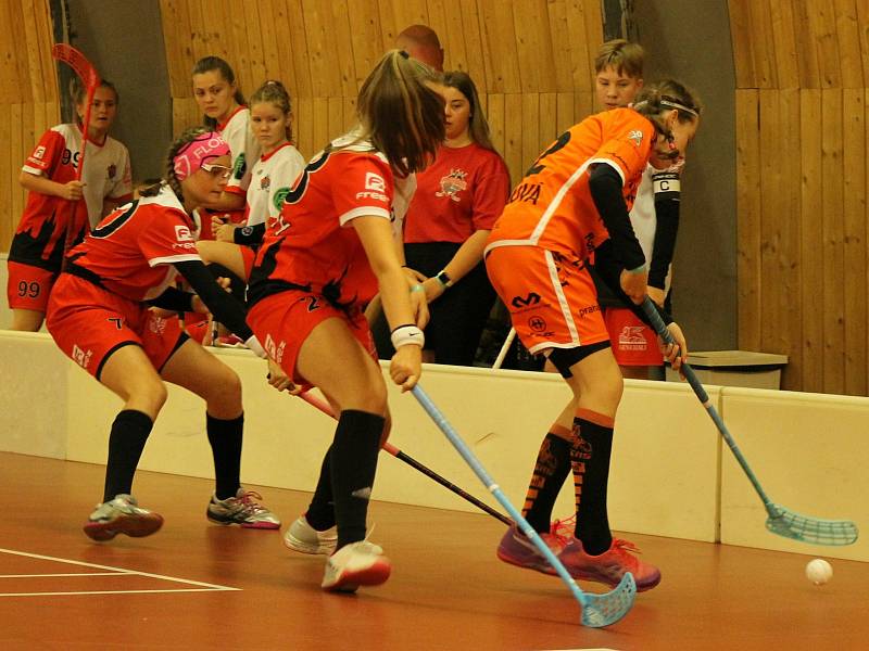 PG 2020 - G14: Sport Club Klatovy (bíločervené dresy) - Tigers Start98 Kunratice (oranžové dresy).