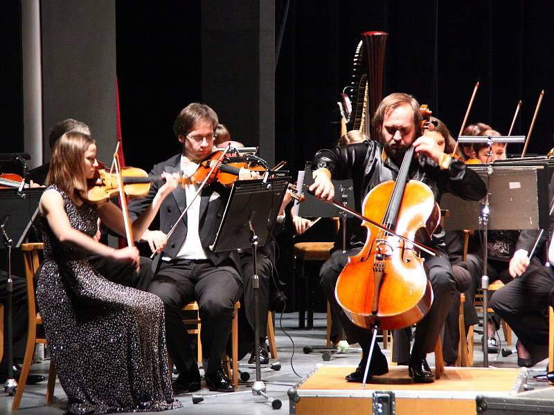 Plzeňská filharmonie v klatovském divadle.