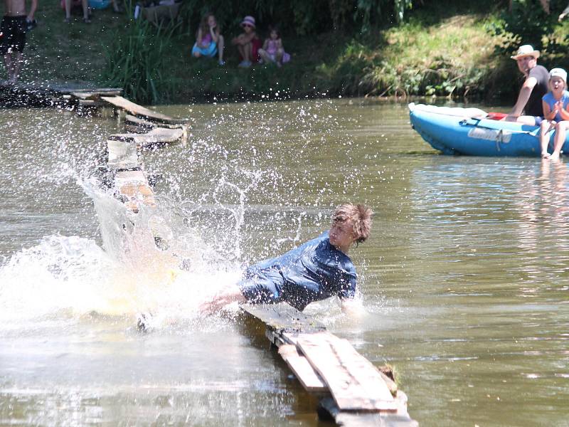 Přejezd lávky v Bolešinech 2016