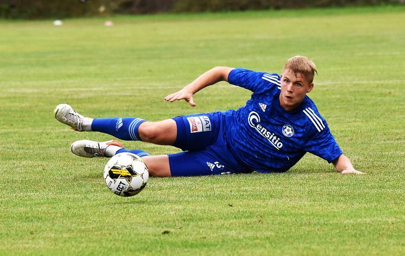 3. kolo FORTUNA divize A: SK Otava Katovice - SK SENCO Doubravka (na snímku fotbalisté ve žlutých dresech) 1:0 (0:0).