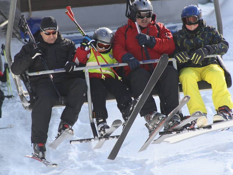 Zahájení lyžařské sezony na Šumavě. Ski areál Špičák 8. 12. 12