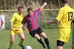 IV. třída: Neznašovy (ve žlutém) - Měčín B 0:2.