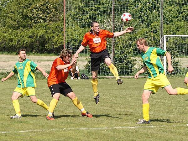 Měčín - Dlouhá Ves (oranžoví) 0:1