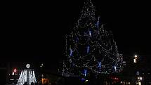 Slavnostní rozsvícení vánočního stromu na klatovském náměstí.