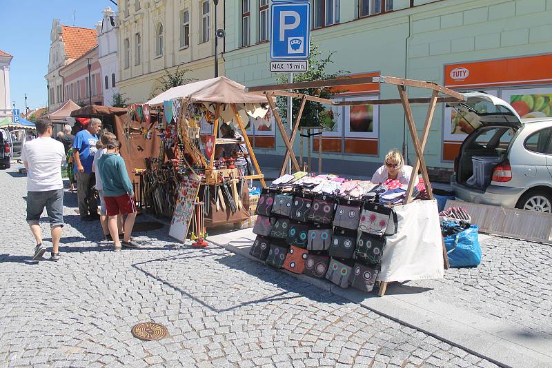 SOUTĚŽ O NEJVĚTŠÍHO JEDLÍKA KAŠE už se stala pravidelnou součástí horažďovických Slavností kaše.