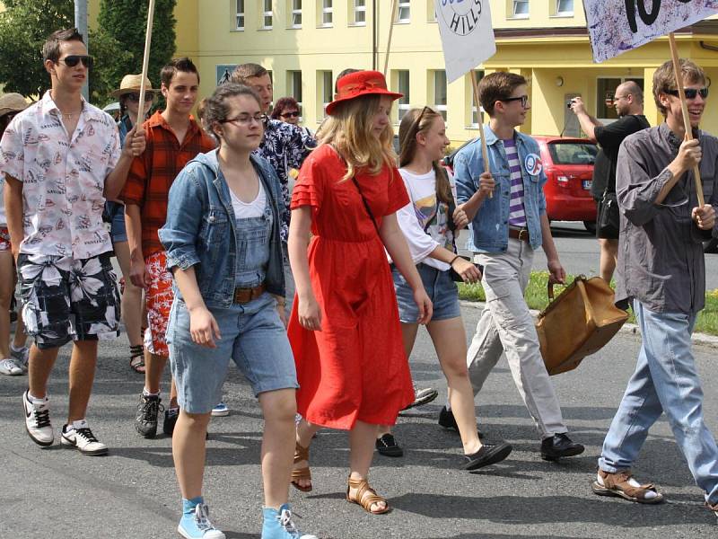 Průvod Gymnázia Klatovy k 200. výročí založení