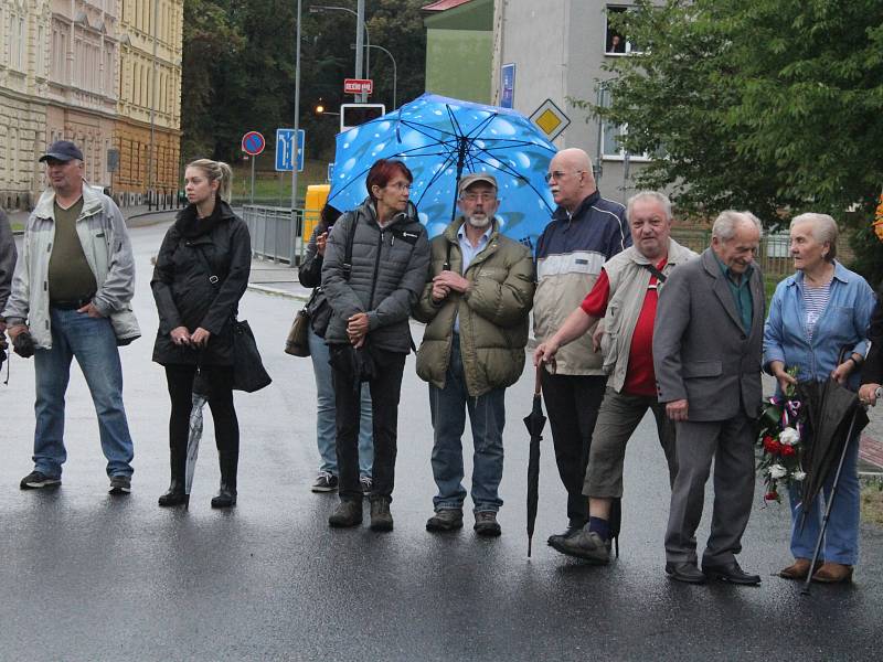 Odhalení pamětní desky na počest klatovským dragounům.