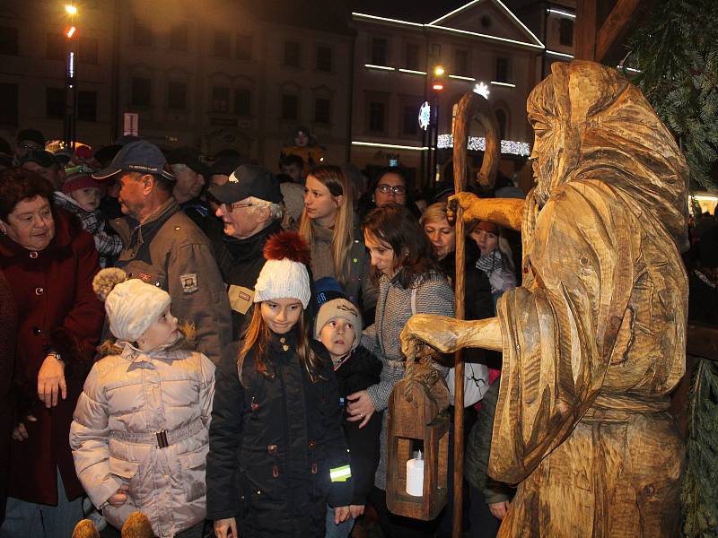 Slavnostní rozsvícení vánočního stromu na klatovském náměstí.