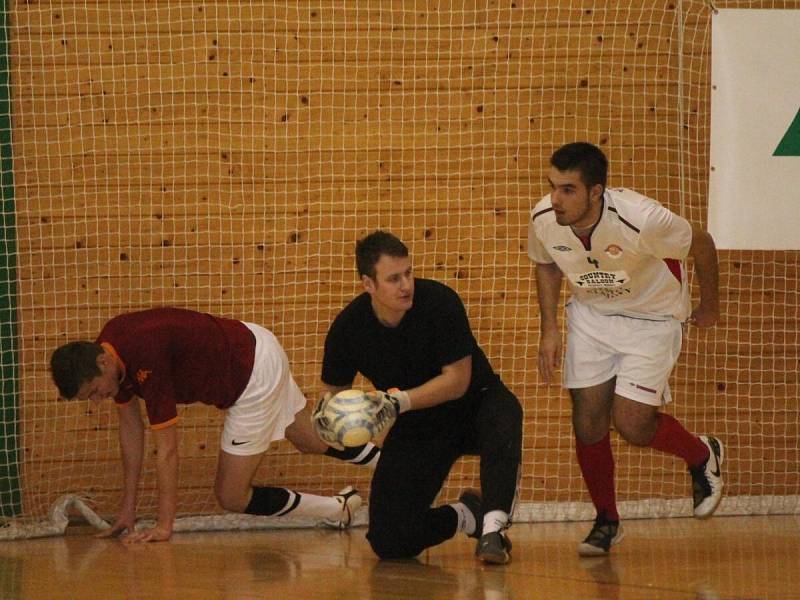 V Klatovech se bojovalo v okresní soutěži ve futsalu o "bednu".