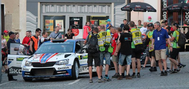 Cíl 53. Rallye Šumava Klatovy na náměstí Míru v Klatovech