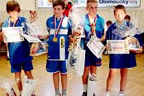Kvarteto nejúspěšnějších účastníků MČR mladších žáků v nohejbale jednotlivců. Čerstvý šampion Filip Hokr na snímku druhý zleva. 