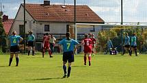 Na podzim fotbalistky SK Klatovy 1898 (červené dresy) porazily Borovany (modré dresy) 7:2. A uspěly i v nedělní odvetě, tentokrát 9:1.