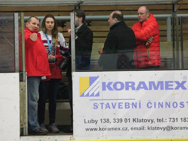 Třetí čtvrtfinále play-off druhé ligy: SHC Klatovy (červené dresy) - HC Kobra Praha 7:3