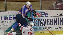 Liga juniorů: HC Klatovy (v bílém) - HC Klášterec 6:7 SN.