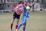 Krajský přebor mužů: Luby (v červeném) - Klatovy 0:3.