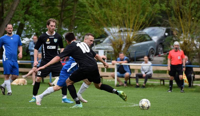 20. kolo I. B třídy (skupina B): Sokol Štěnovice - TJ Měcholupy 1:2.