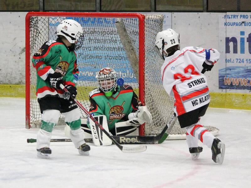 Minihokej 2. třídy 2016/2017: HC Klatovy (bílé dresy) - HC Domažlice 6:5