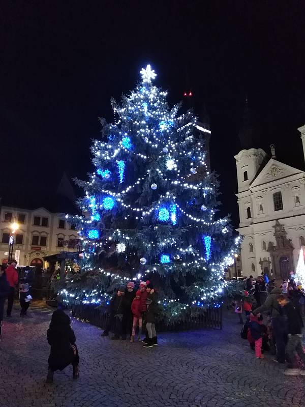 Rozsvícení vánočního stromu v Klatovech a výzdoba centra.