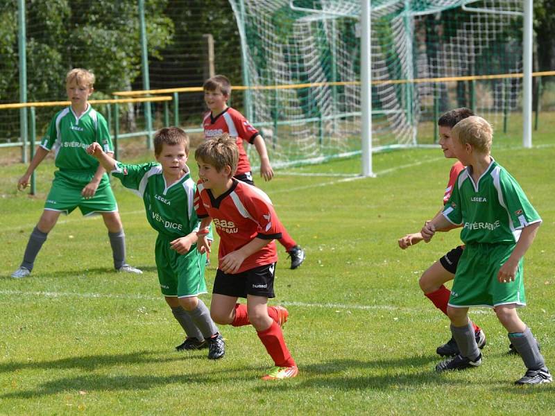 Oslavy 60. výročí založení FK Svéradice. Zápas starších přípravek Svéradice - Chanovice.