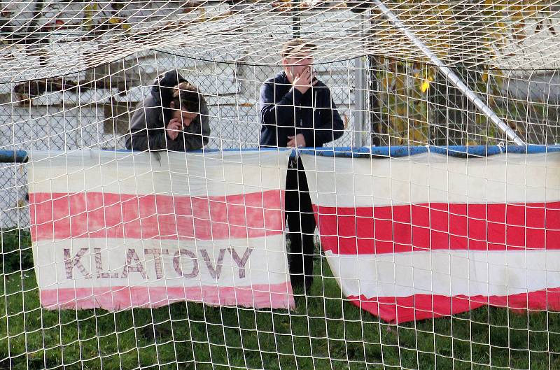 9. kolo divize žen, skupina C: SK Klatovy 1898 (na snímku fotbalistky v červených dresech) - TJ Jiskra Domažlice 1:1 (1:0).