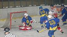 Přestože páteční utkání kvalifikace o postup do ligy juniorů  na ledě v Klatovech nemělo vítěze, spokojenější  po remíze 3:3 byli hosté z Chocně.