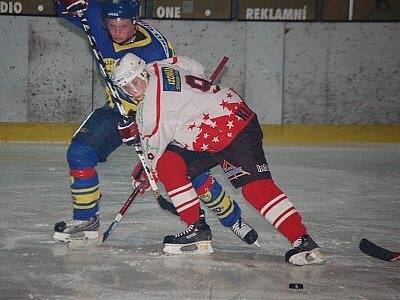 Přestože páteční utkání kvalifikace o postup do ligy juniorů  na ledě v Klatovech nemělo vítěze, spokojenější  po remíze 3:3 byli hosté z Chocně.