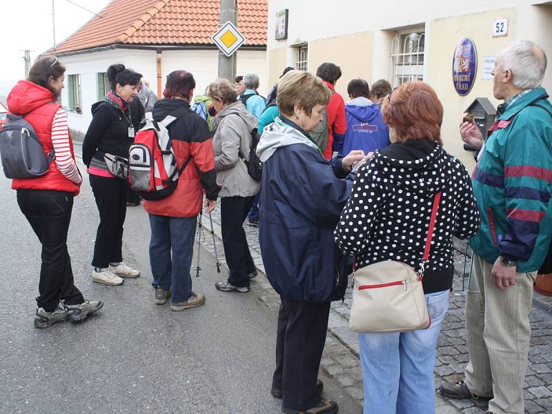 Pochod Stehlíkovou stezkou v Myslívě 2015.