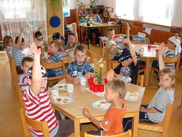 Základní škola a Mateřská škola Strážov