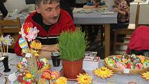 V tvrzi v Dešenicích se v sobotu 8. dubna konalo tradiční velikonoční tvoření.