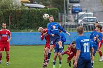 FORTUNA divize A, 10. kolo: SK Klatovy 1898 (na snímku fotbalisté v červených dresech) - FK Tachov (modří) 0:1 (0:0).
