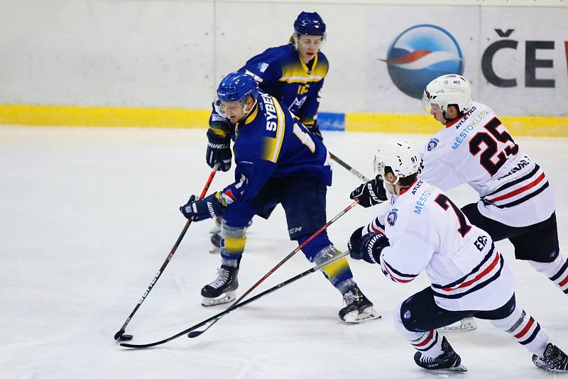 19. kolo: IHC Králové Písek (modří) - SHC Klatovy 8:3.