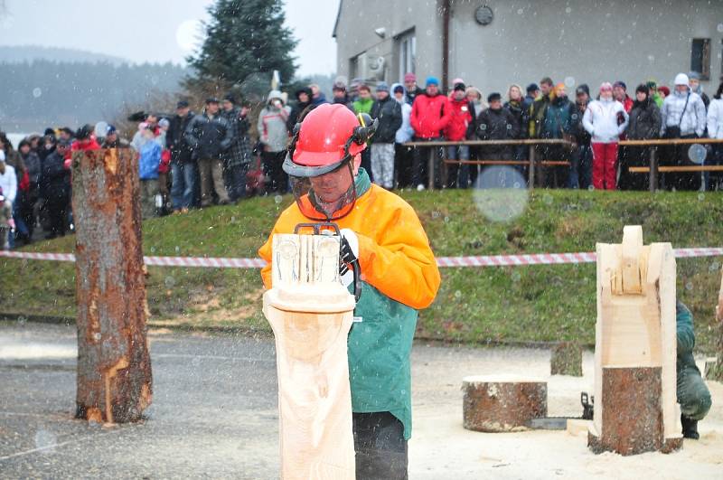 Vzduchem létaly třísky