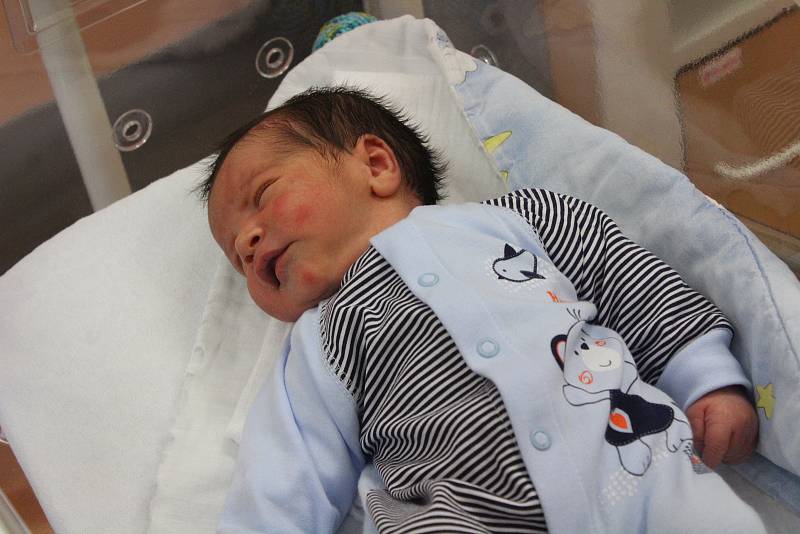 Patrik Julius Lacko ze Sušice je prvním miminkem narozeným v Klatovské nemocnici.