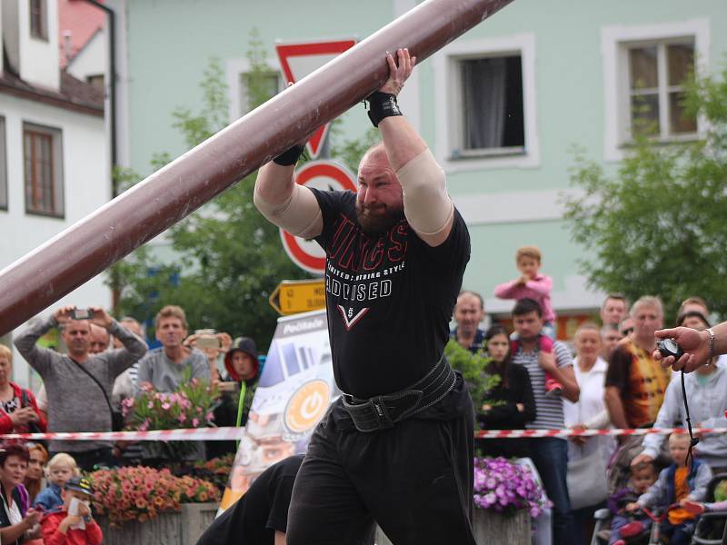 V sobotu se konal závod strongmanů v Sušici.