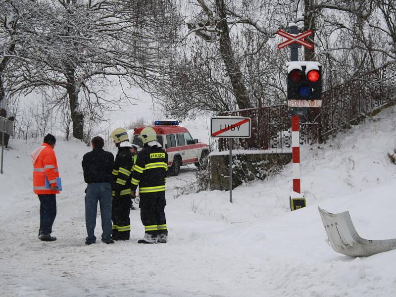 Srážka vlaku a osobního automobilu v Lubech.