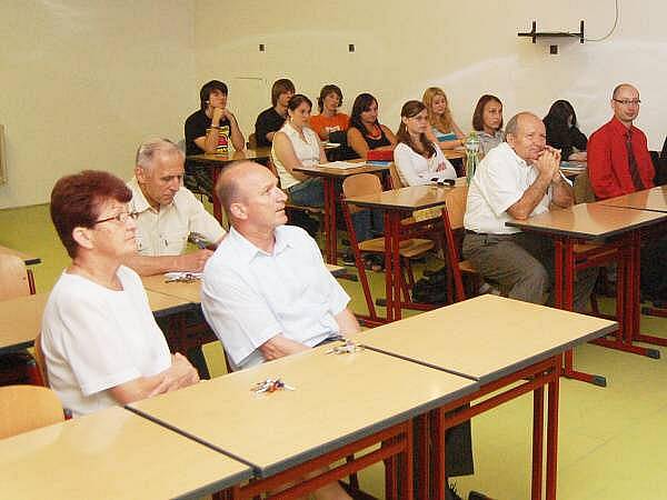 Sto let chemie na klatovském gymnáziu