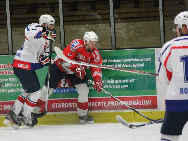 Krajská liga: HC Klatovy B (červené dresy) - HK Rokycany 5:4