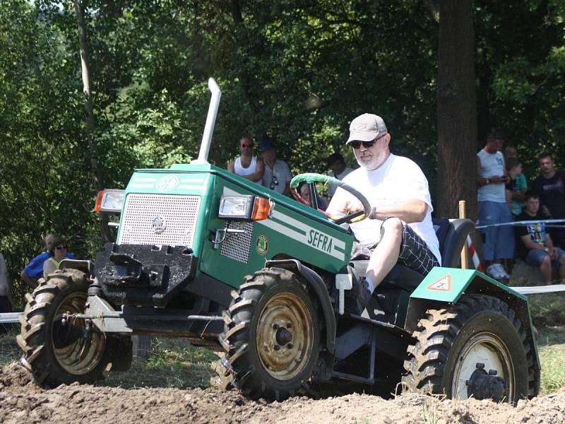 Traktoriáda v Mlázovech 2013