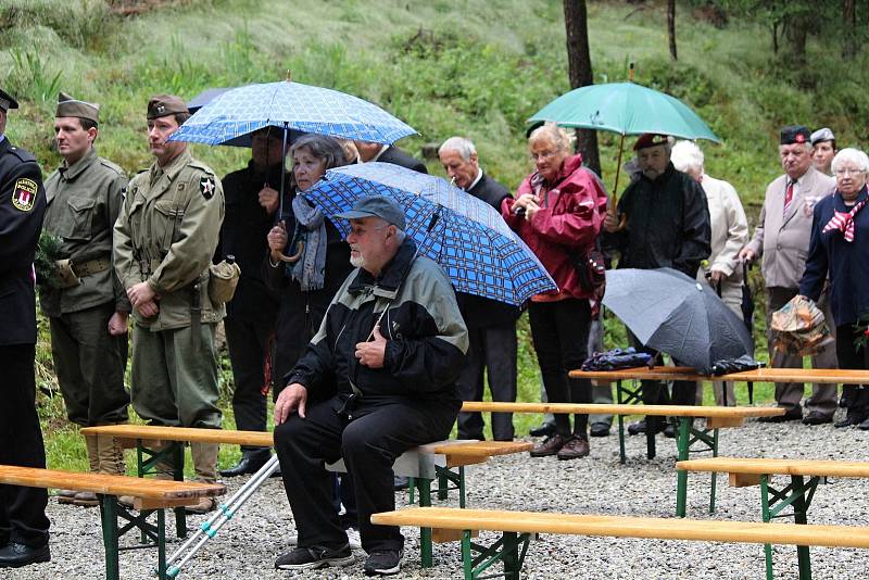 Pietní akt ve Spáleném lese v Lubech.