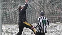 Zimní turnaj v Sušici: Nýrsko (v pruhovaném) - Luby 2:0.