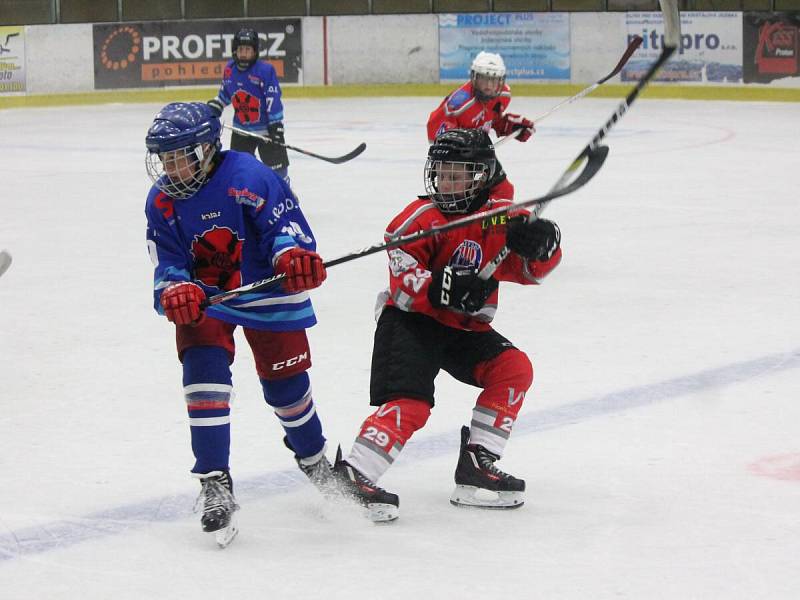 Liga mladších žáků 2016/2017: HC Klatovy (červené dresy) - HC Tábor B 3:2