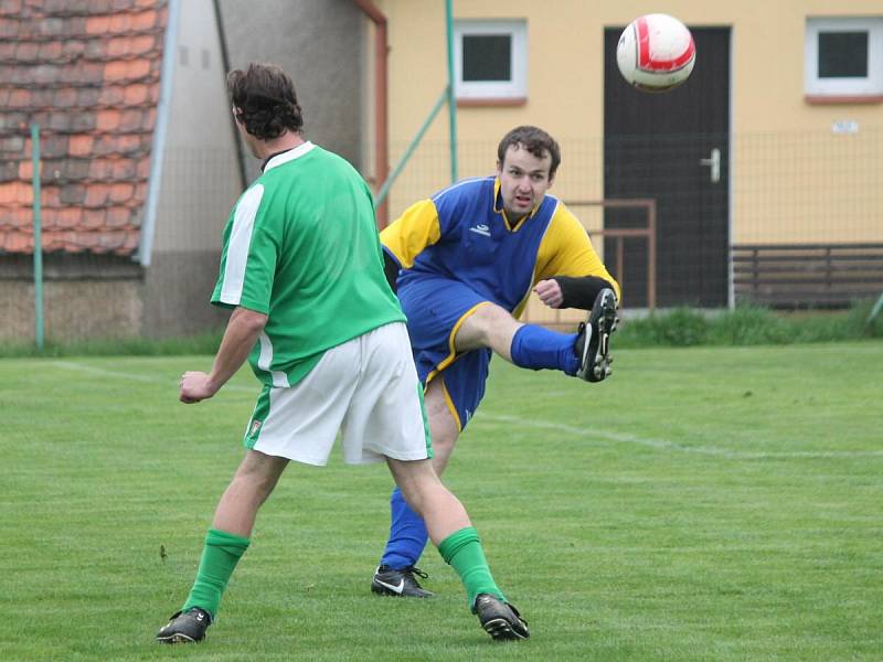 IV. třída, skupina A Ježovy - Dlažov 6:0.