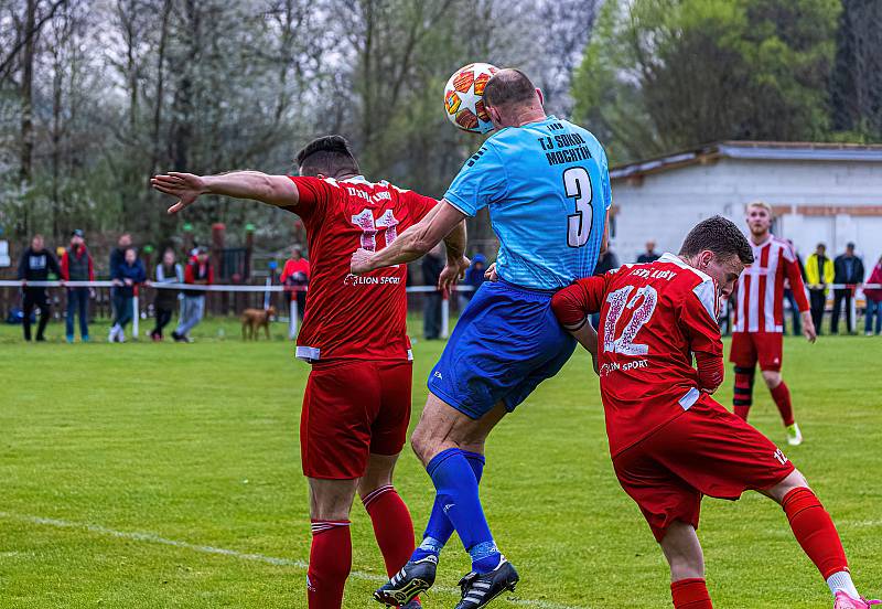 Fotbalisté TJ Sokol Mochtín po čtyřech porážkách zabrali, když ve víkendovému duelu 25. kola I. A třídy doma přehráli béčko divizních Rokycan.