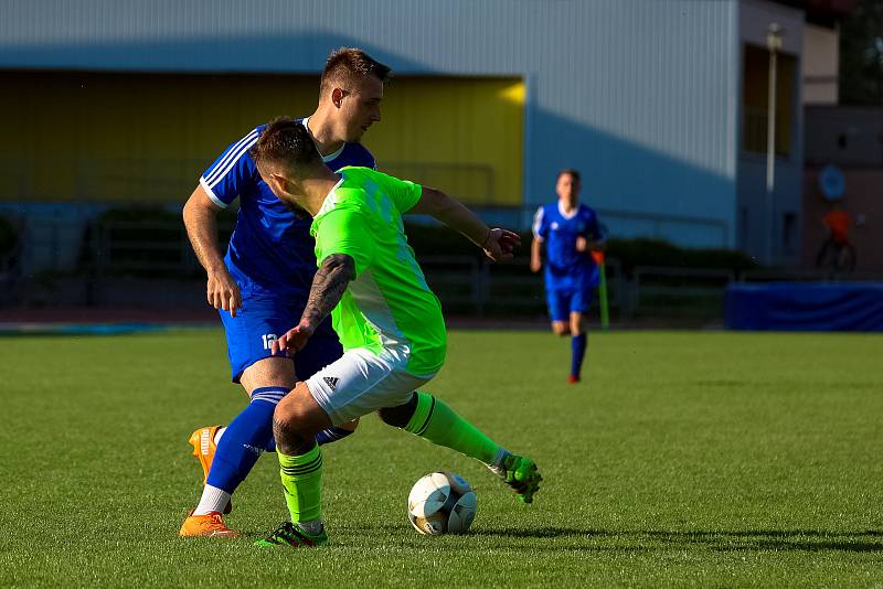 25. kolo I. A třídy: TJ Sušice (modří) - Bohemia Kaznějov 1:0.