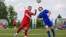 I. B třída, skupina B, 23. kolo: SK Klatovy 1898 B (na snímku fotbalisté v červených dresech) - SK Bolešiny (modří) 2:0.