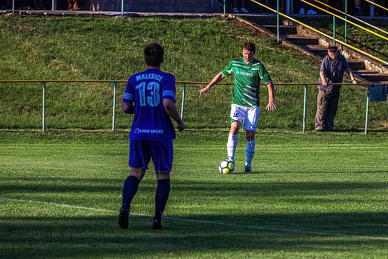 Baráž o I. A třídu, odveta: FK Svéradice (zelení) - TJ Sokol Malesice 1:2 (1:0).