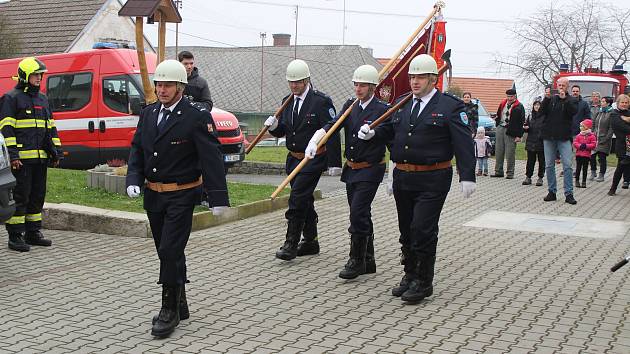 Slavnostní předání a svěcení nového automobilu SDH Plánice.