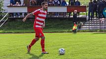 5. kolo OPM: FC Švihov (na snímku fotbalisté v červenobílých dresech) - TJ Sokol Chudenice (modří) 2:2 (2:0).