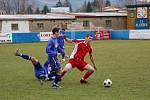 Fotbalisté Klatov (v červených dresech) v utkání divizní skupiny A doma remizovali s favorizovanou Třeboní 0:0.