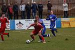 Fotbalisté Klatov (v červených dresech) v utkání divizní skupiny A doma remizovali s favorizovanou Třeboní 0:0.